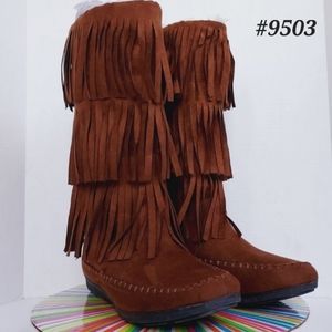 🤍🩵Fringe boots >>>brown faux suede pull-on moccasin boots Size 8 Med